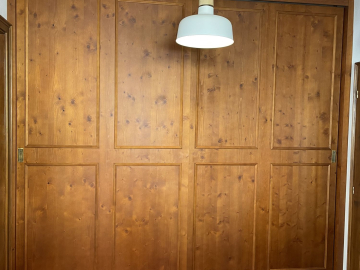 Skriňa s úložným priestorom pre Reštauráciu Bistro u Mikuláša v Znojme